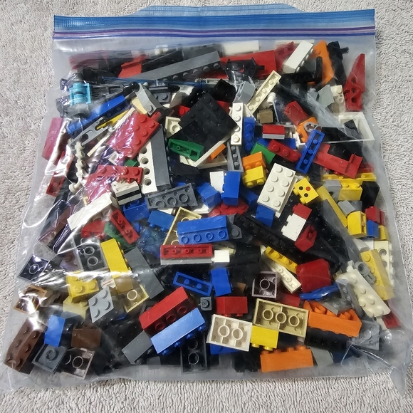 Lego 1lb/bag. Unsorted mix of bricks and other non brick shaped pieces Read Desc - Picture 4 of 10